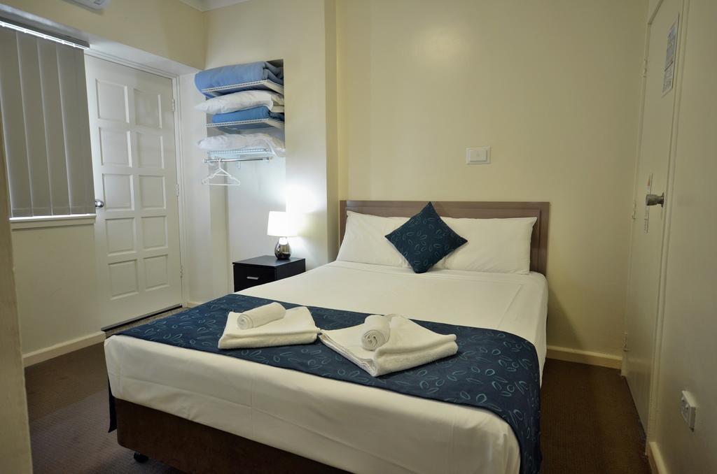 Lees Hotel Ingham Eksteriør bilde