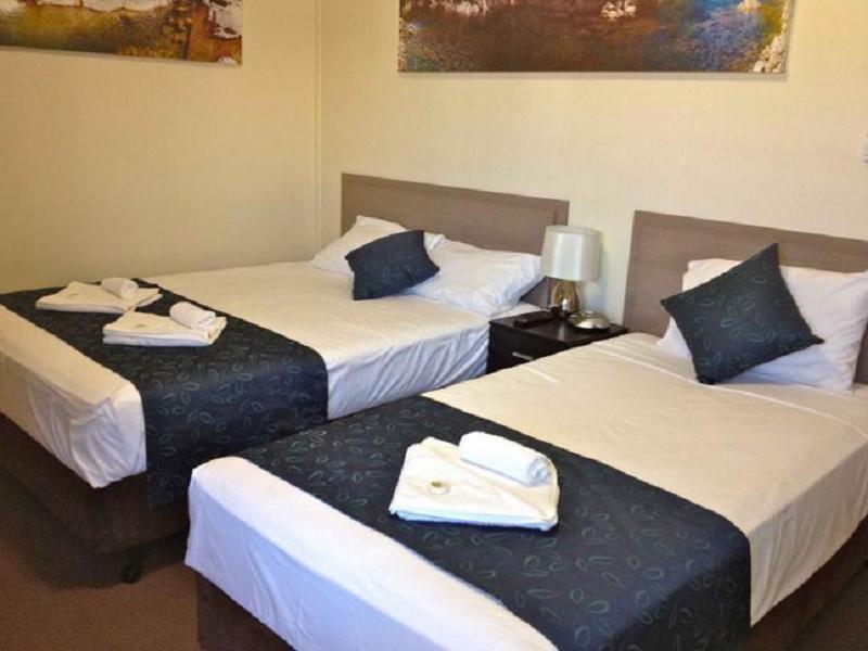 Lees Hotel Ingham Eksteriør bilde