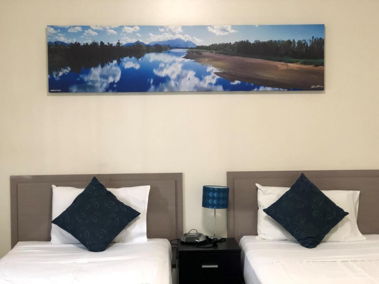 Lees Hotel Ingham Eksteriør bilde